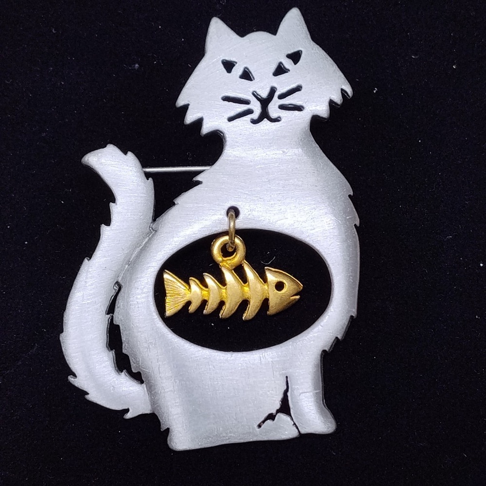 Signed JJ Jonette Vintage Pin Goofy Cat Fish Bone in Stomach Brooch costume TV